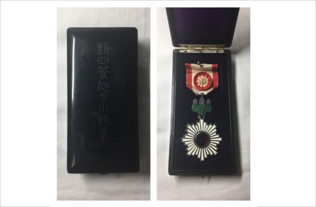 勲四等旭日小綬章 勲章 徽章 共箱